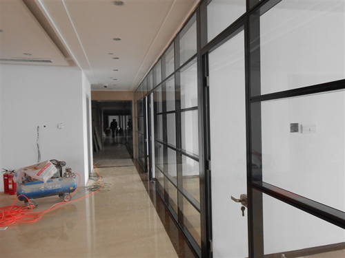 为什么浙江玻璃隔断有时候会出现裂纹