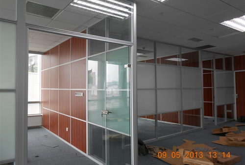 在使用浙江玻璃隔断有没有出现裂纹的现象呢