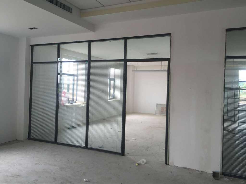 浙江成品隔断——关于保养办公室成品隔断墙的技巧